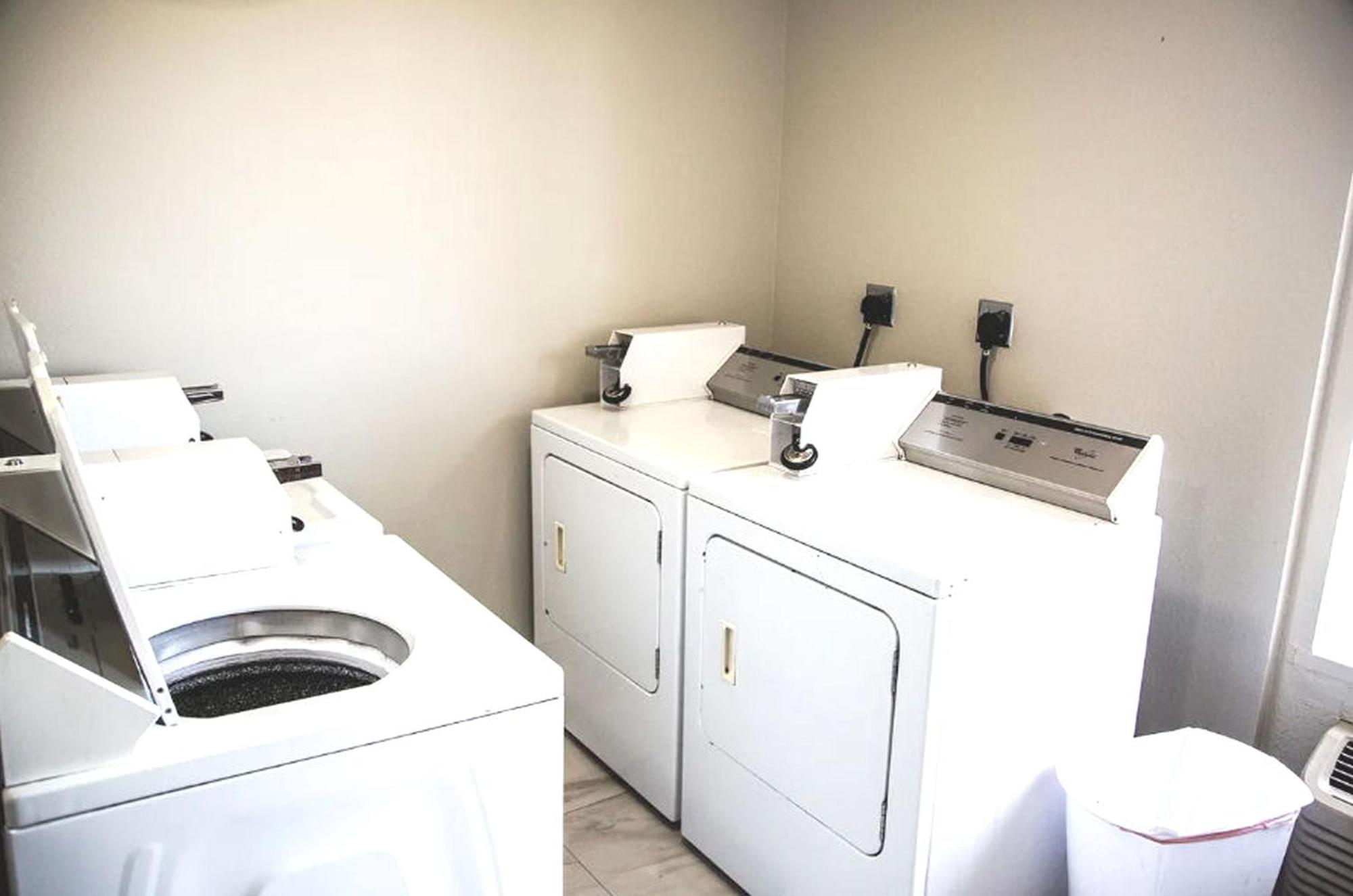 Townhouse Extended Stay Hotel Downtown Линкълн Екстериор снимка